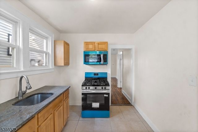 24 Irving Ave, Newark City, NJ 07112