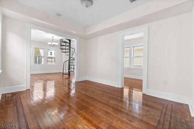 24 Irving Ave, Newark City, NJ 07112