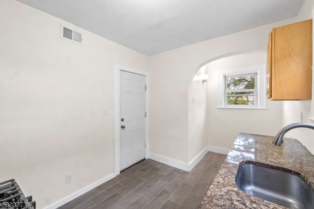 24 Irving Ave, Newark City, NJ 07112