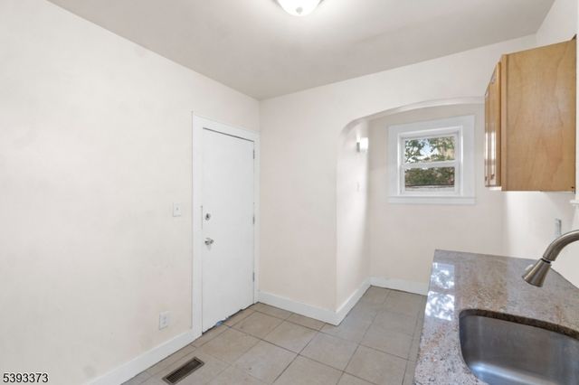 24 Irving Ave, Newark City, NJ 07112