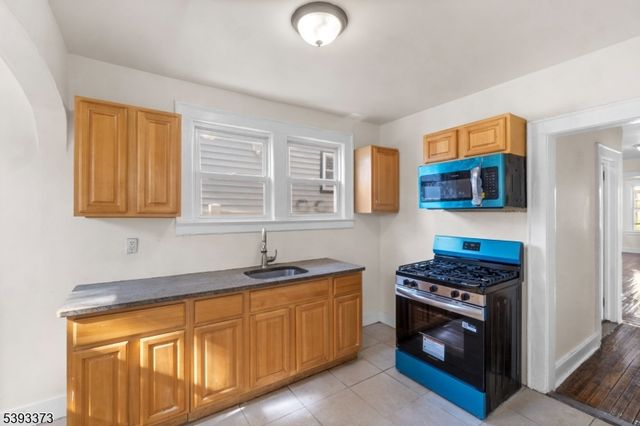 24 Irving Ave, Newark City, NJ 07112