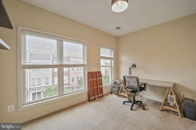 586 REGENT PL NE, Washington, DC 20017