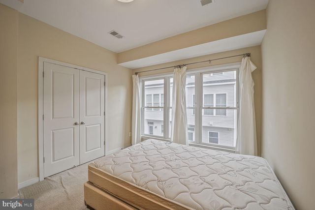 586 REGENT PL NE, Washington, DC 20017