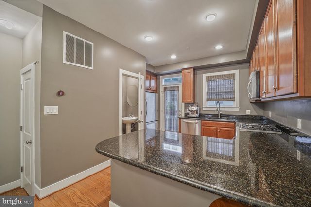 586 REGENT PL NE, Washington, DC 20017