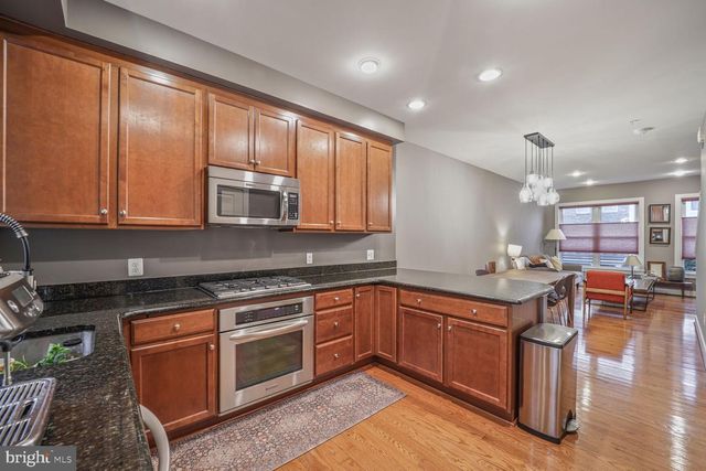 586 REGENT PL NE, Washington, DC 20017