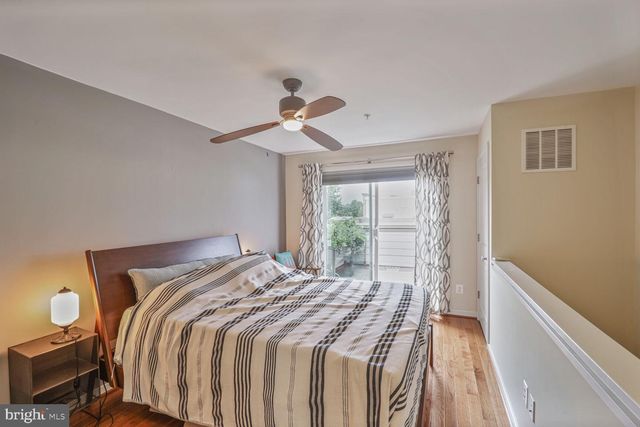 586 REGENT PL NE, Washington, DC 20017
