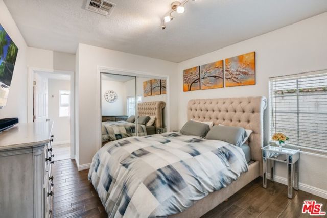 5514 Woodman Avenue, Sherman Oaks, CA 91401