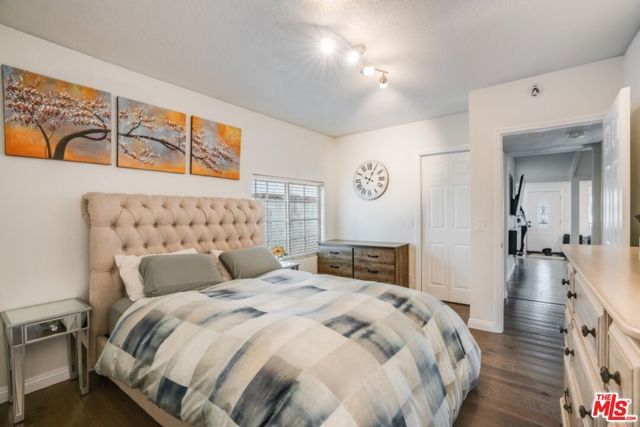 5514 Woodman Avenue, Sherman Oaks, CA 91401