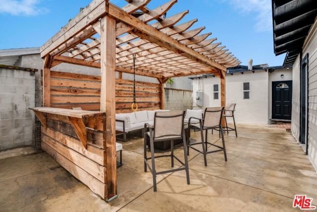 5514 Woodman Avenue, Sherman Oaks, CA 91401