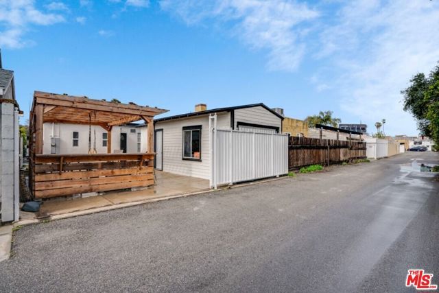 5514 Woodman Avenue, Sherman Oaks, CA 91401