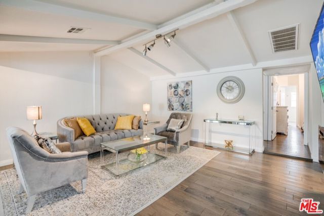 5514 Woodman Avenue, Sherman Oaks, CA 91401