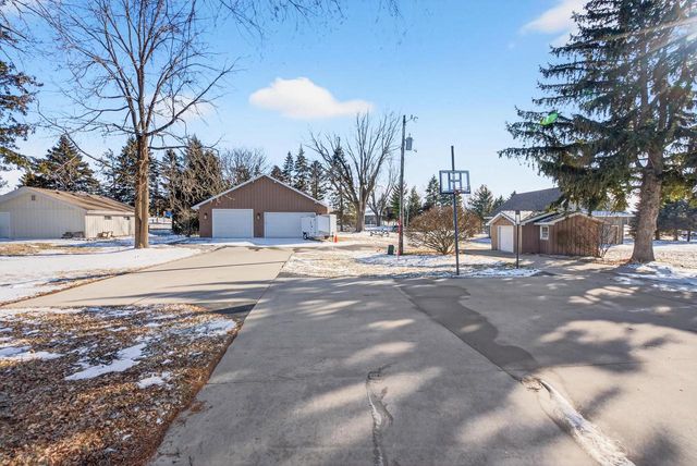 W2932 Kahl Road, Markesan, WI 53946