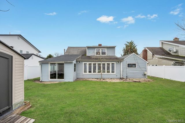 26 Family Lane, Levittown, NY 11756