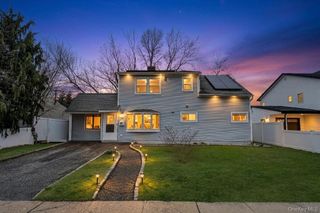 26 Family Lane, Levittown, NY 11756