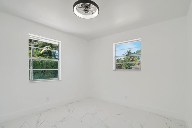4098 Linda Lane, Palm Springs, FL 33406