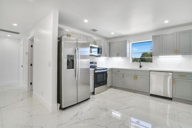4098 Linda Lane, Palm Springs, FL 33406