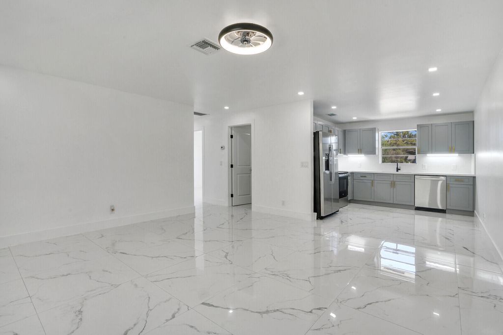 4098 Linda Lane, Palm Springs, FL 33406
