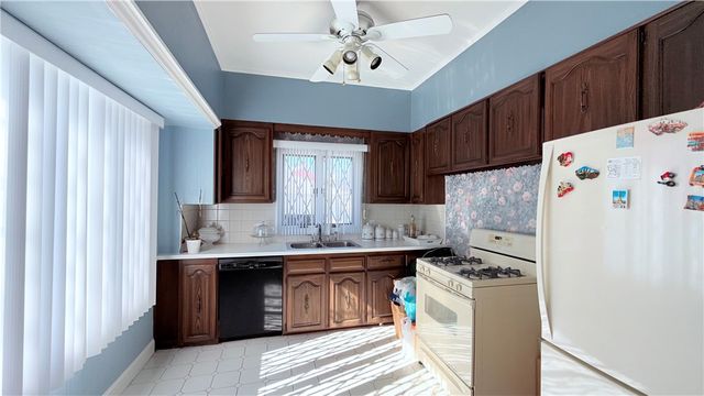 54 Chatham Street, Providence, RI 02904