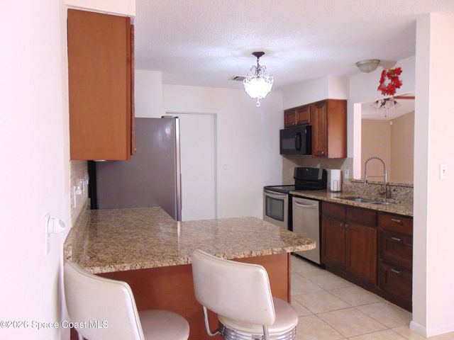 1136 Lamplighter Drive NW, Palm Bay, FL 32907