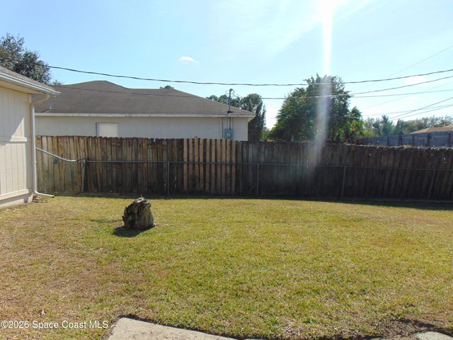 1136 Lamplighter Drive NW, Palm Bay, FL 32907