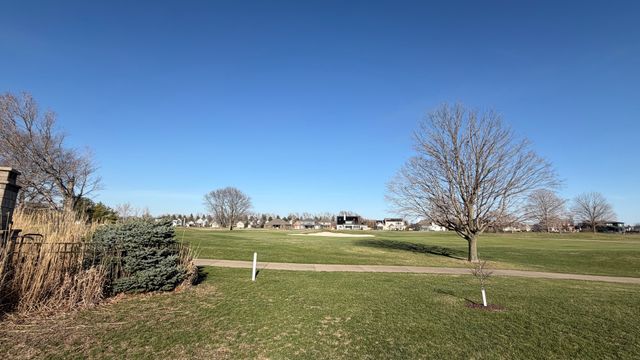 2814 Castlerock Drive, Urbana, IL 61802