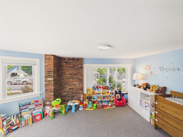 29 Manchester Street, Nashua, NH 03064
