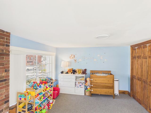29 Manchester Street, Nashua, NH 03064