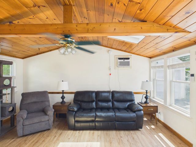 29 Manchester Street, Nashua, NH 03064