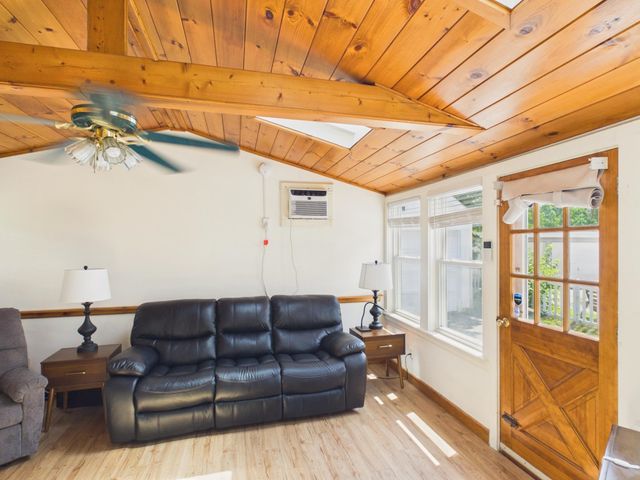 29 Manchester Street, Nashua, NH 03064