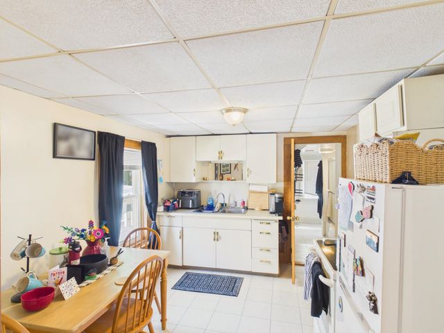 29 Manchester Street, Nashua, NH 03064