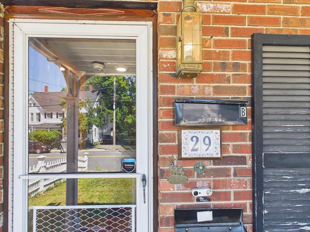 29 Manchester Street, Nashua, NH 03064