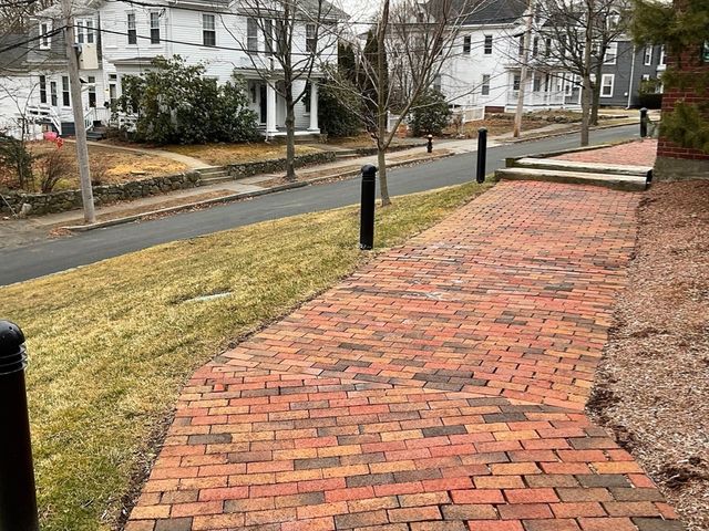 52 Sanborn St 102, Reading, MA 01867