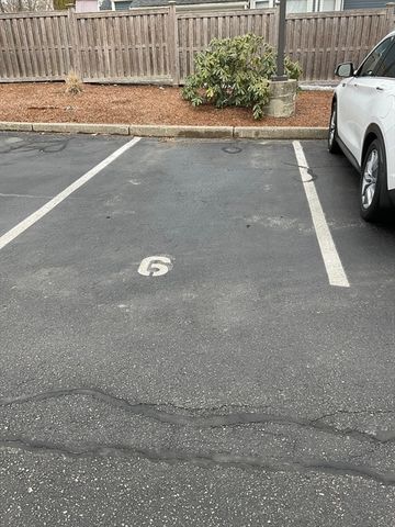 52 Sanborn St 102, Reading, MA 01867