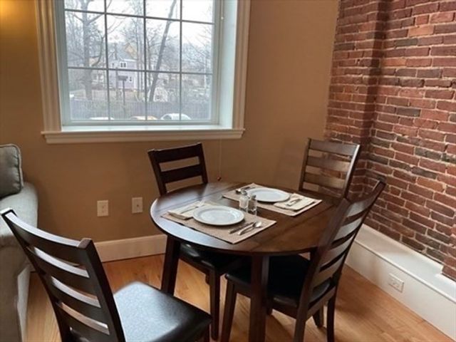 52 Sanborn St 102, Reading, MA 01867