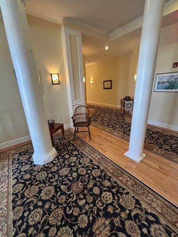 52 Sanborn St 102, Reading, MA 01867