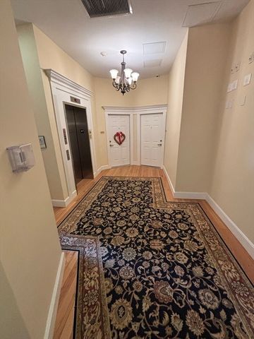 52 Sanborn St 102, Reading, MA 01867