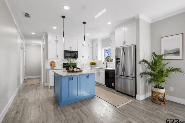 1413 N Summit, Tyler, TX 75702