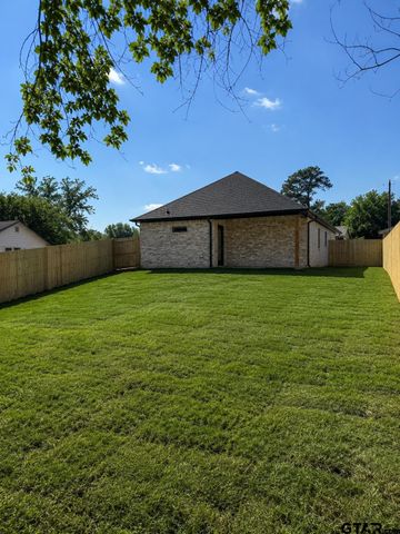 1413 N Summit, Tyler, TX 75702