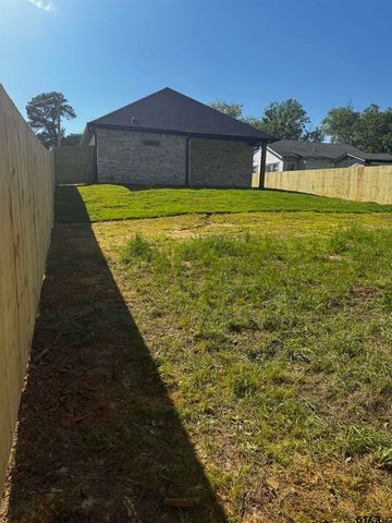 1413 N Summit, Tyler, TX 75702