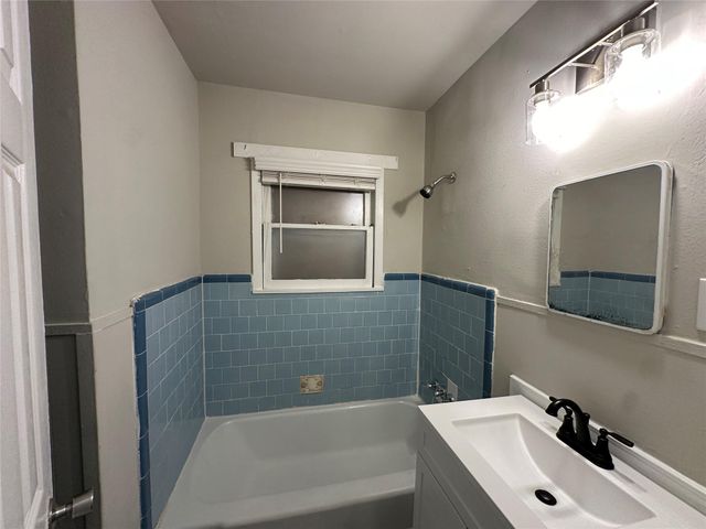 2717 Napoleon Street, Houston, TX 77004