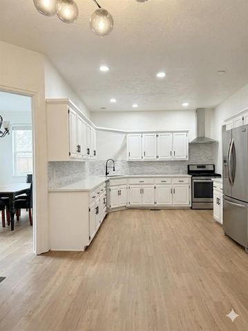 3705 N Windover Drive, Edmond, OK 73013