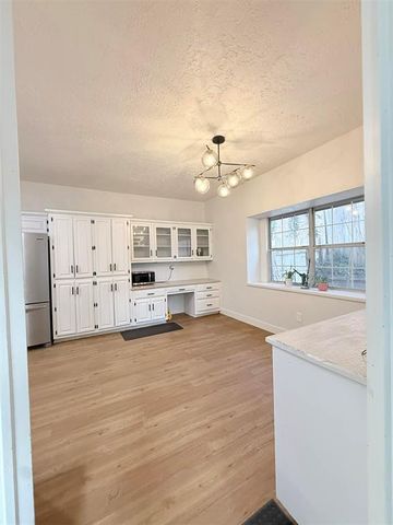 3705 N Windover Drive, Edmond, OK 73013