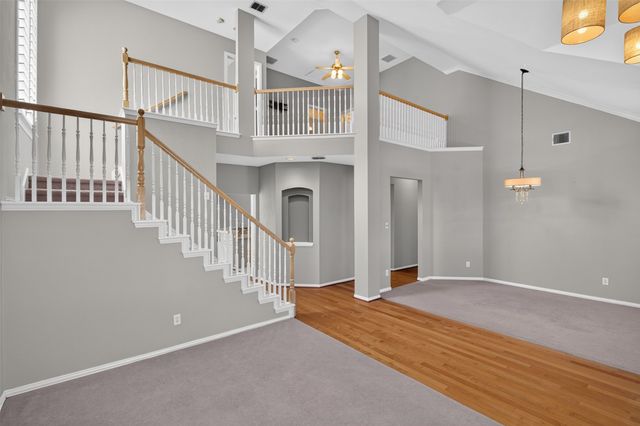120 Stonecreek Drive, Irving, TX 75063