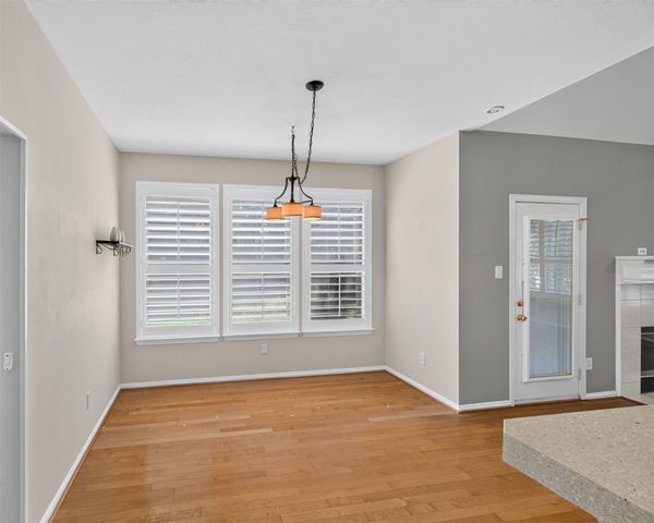120 Stonecreek Drive, Irving, TX 75063