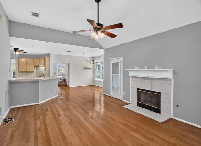 120 Stonecreek Drive, Irving, TX 75063
