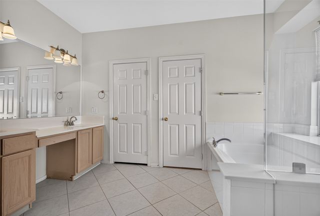 120 Stonecreek Drive, Irving, TX 75063