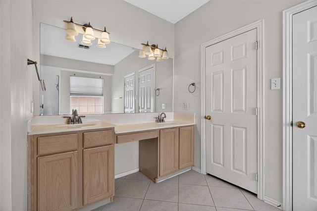 120 Stonecreek Drive, Irving, TX 75063