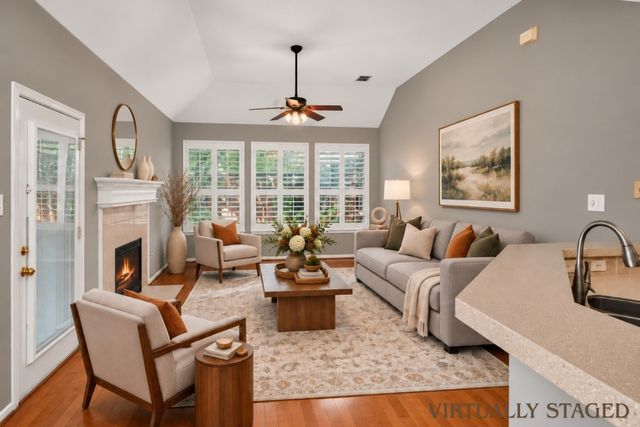 120 Stonecreek Drive, Irving, TX 75063