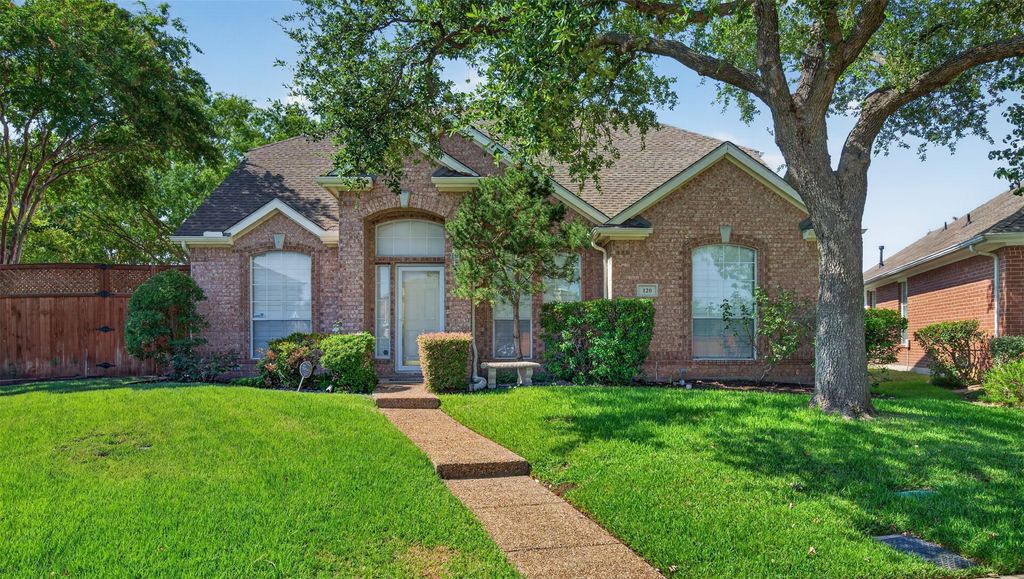 120 Stonecreek Drive, Irving, TX 75063
