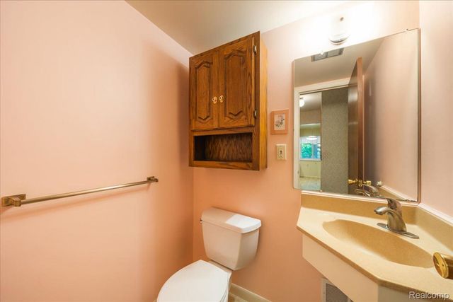 23370 Brandywynne Street, Southfield, MI 48033